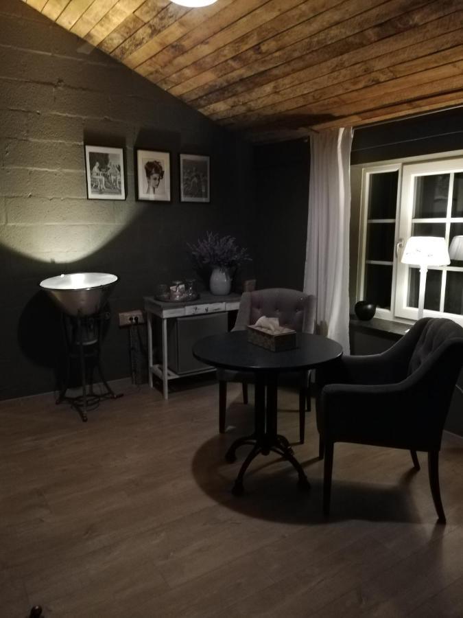Отель Le Relais De Chassepierre Экстерьер фото