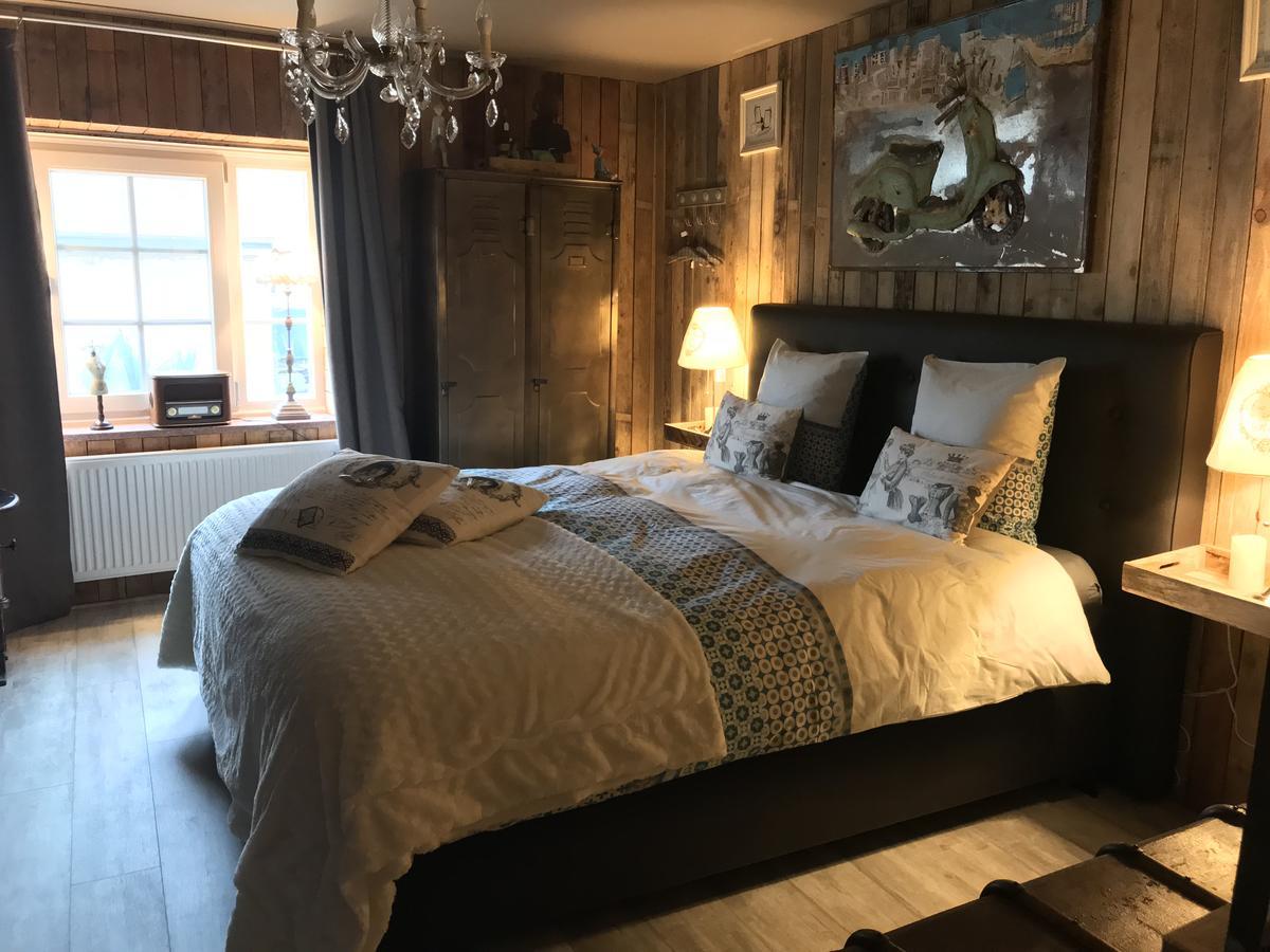 Отель Le Relais De Chassepierre Экстерьер фото