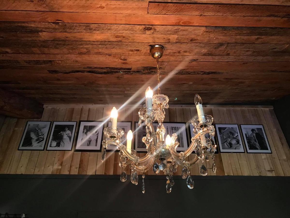 Отель Le Relais De Chassepierre Экстерьер фото